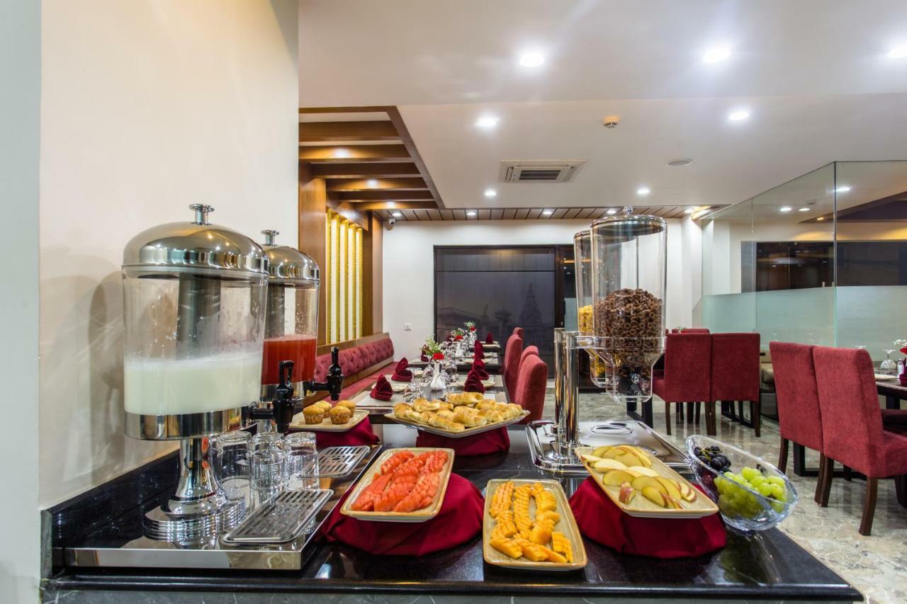 Hotel Kutumba Lalitpur Екстериор снимка